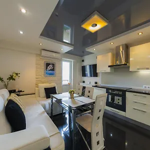  Апартаменты Prestige Hall